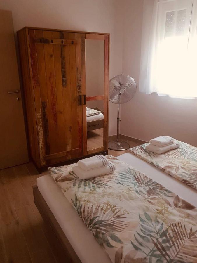 Apartmani Tin Starigrad Paklenica Dış mekan fotoğraf